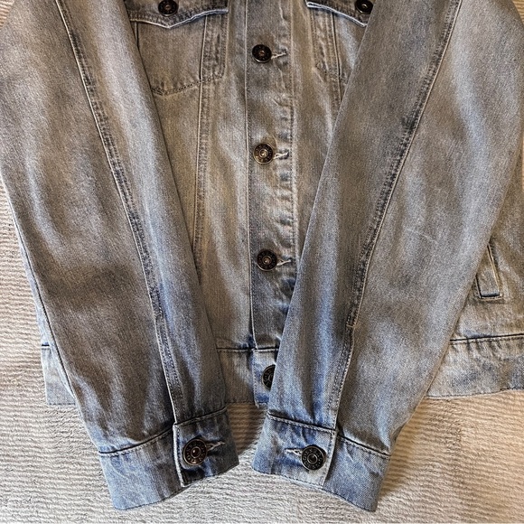 Guess Men's Classic Denim Jean Jacket Medium Wash Size Small - Picture 4 of 15